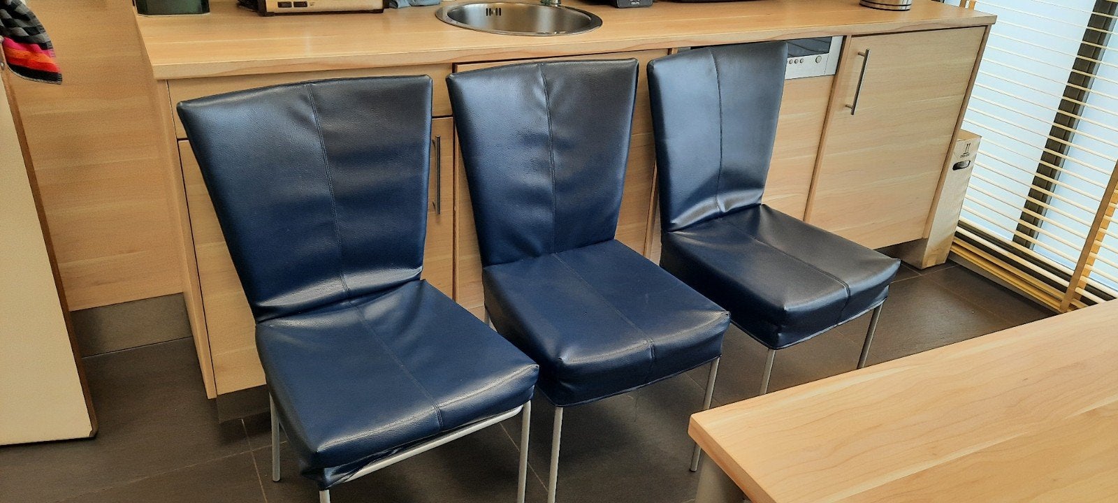 Gratis stoelen blauw, Ophalen, Gebruikt, Blauw, Stof