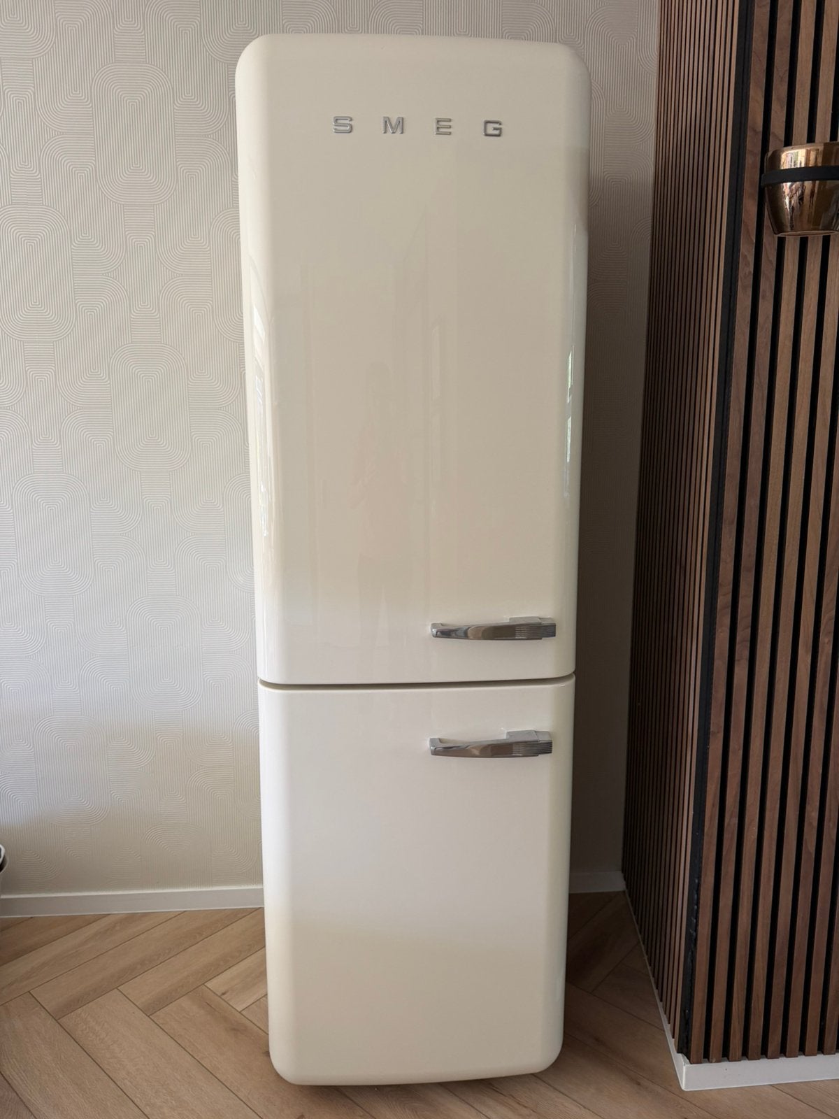 Crème SMEG koelkast - 17 juli ophalen!, Witgoed en Apparatuur, Koelkasten en IJskasten, Ophalen, 200 liter of meer, 60 cm of meer