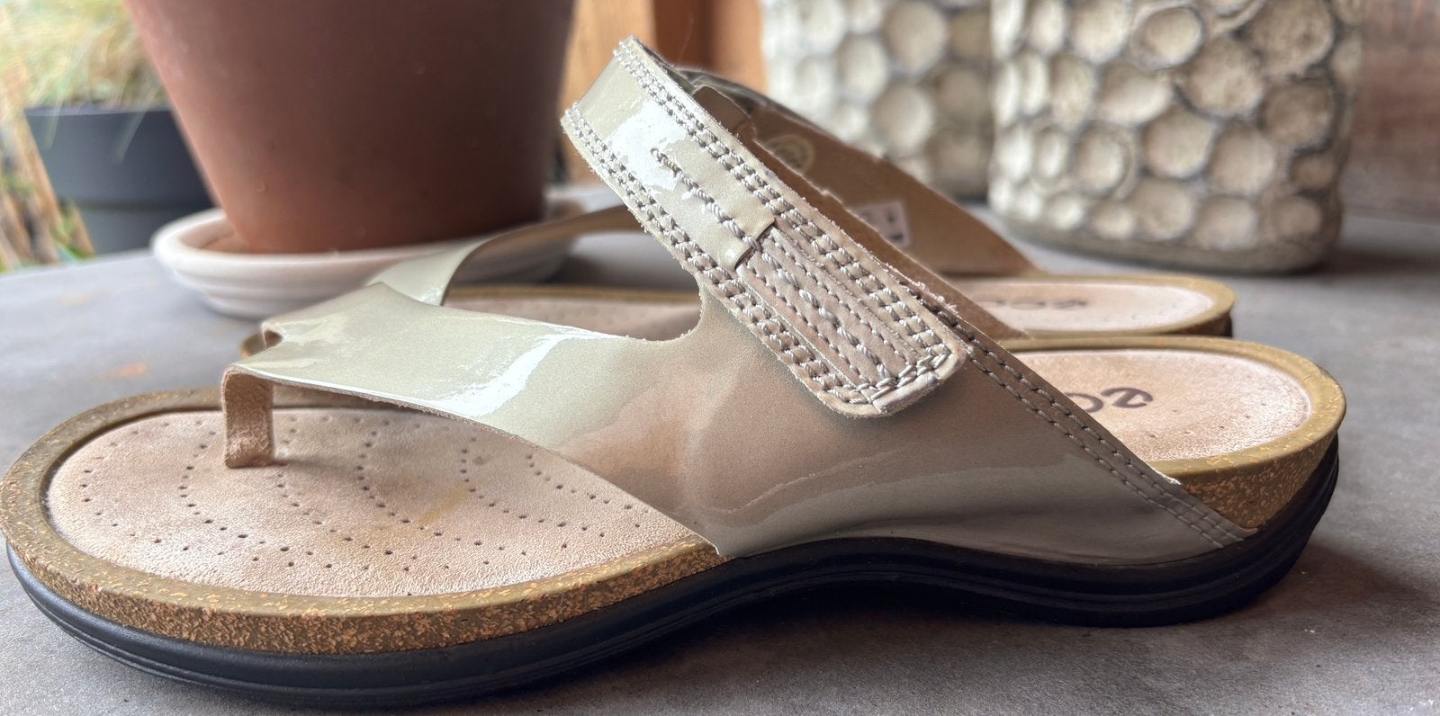ECCO Leren Comfort Sandalen Beige Teenlus Klittenband M37, Kleding | Dames, Schoenen, Ophalen of Verzenden, Zo goed als nieuw