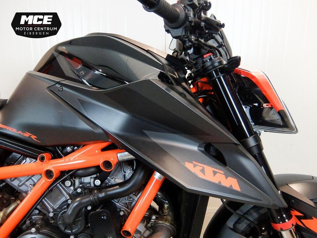 KTM 1290 SUPER DUKE R (bj 2021), Motoren, 2 cilinders, KTM, Motorrijbewijs A, Bedrijf