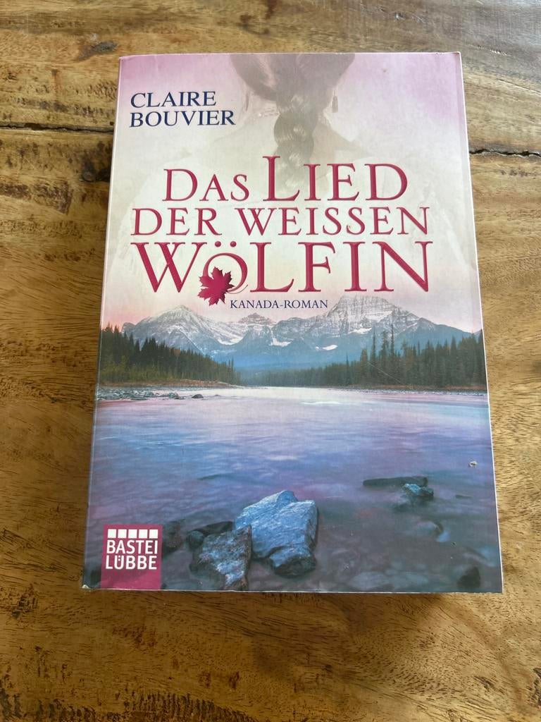 Het Lied van de Witte Wolvin - Claire Bouvier, Boeken, Ophalen of Verzenden, Gelezen, Europa overig