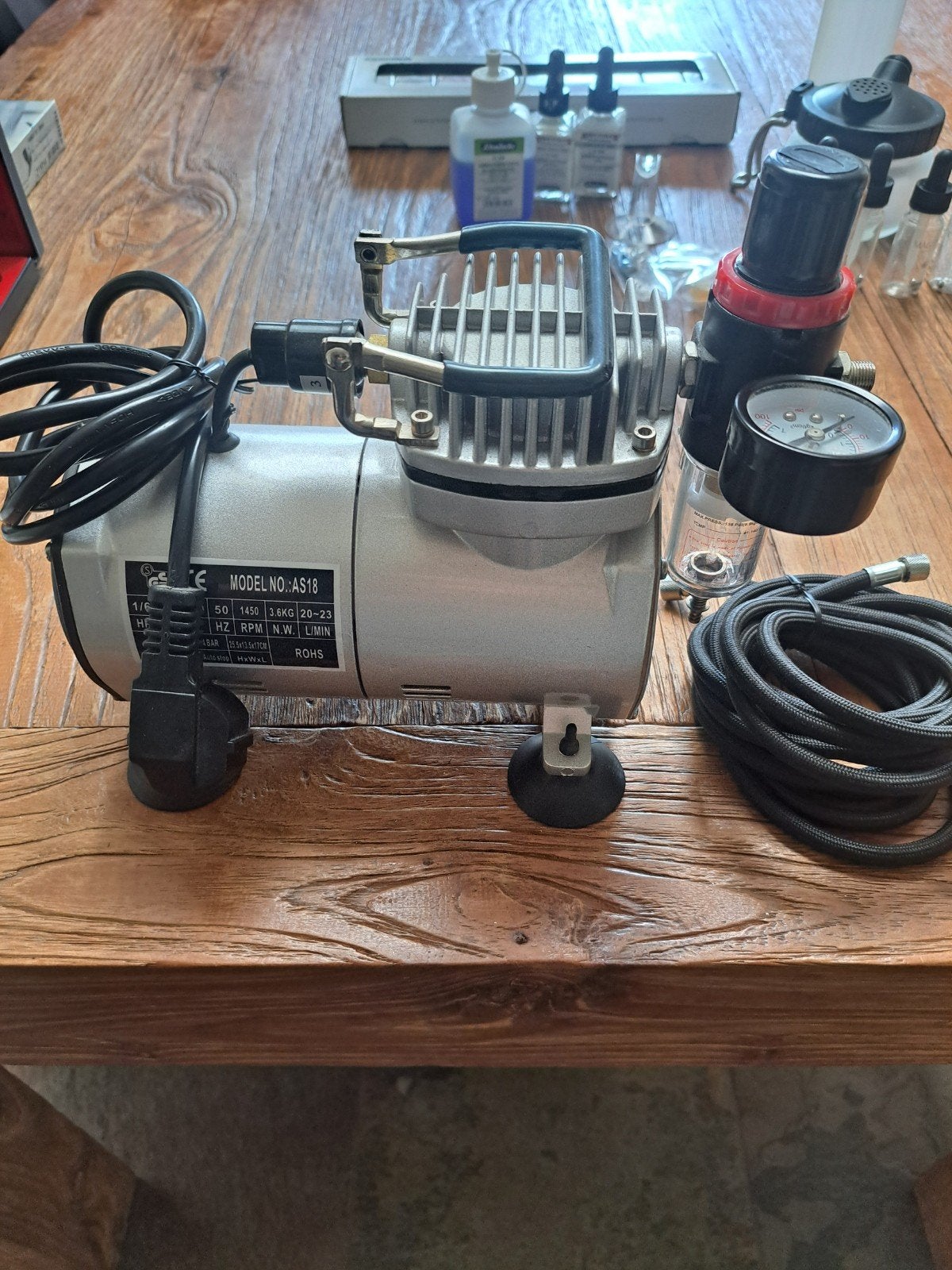 Airbrush compressor, Ophalen of Verzenden, Zo goed als nieuw