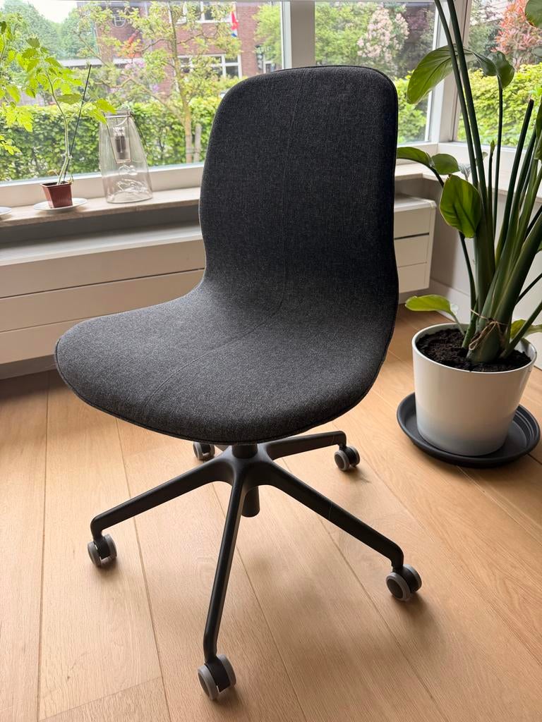 IKEA LÅNGFJÄLL - donkergrijze bureaustoel op wieltjes, Ophalen, Zo goed als nieuw, Grijs, Bureaustoel