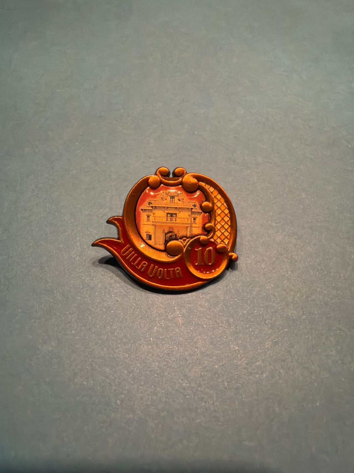Efteling Pin - Jubileum 2006 - Villa Volta 10 jaar, Ophalen, Zo goed als nieuw, Button of Speldje