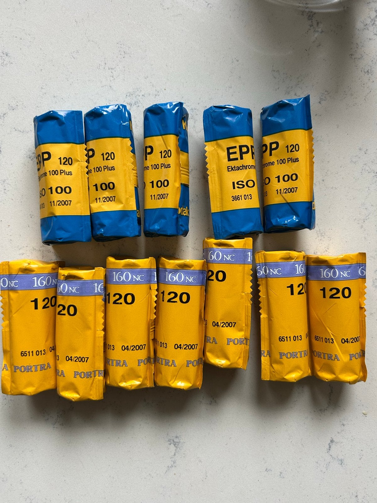 Diverse 120mm filmrollen: Ektachrome & Portra, Ophalen of Verzenden, Accessoire