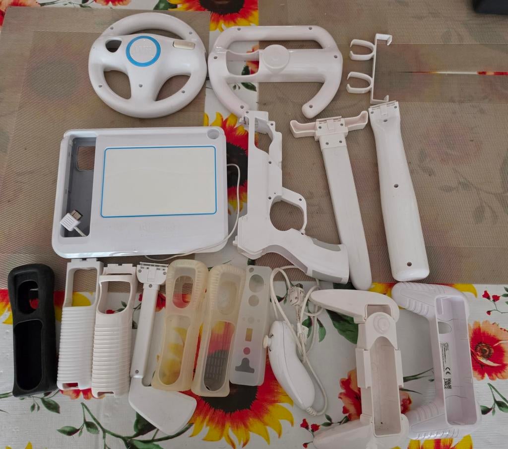 Diverse Wii accessoires - stuur, pistool, hoezen en meer, Spelcomputers en Games, Spelcomputers | Nintendo Consoles | Accessoires
