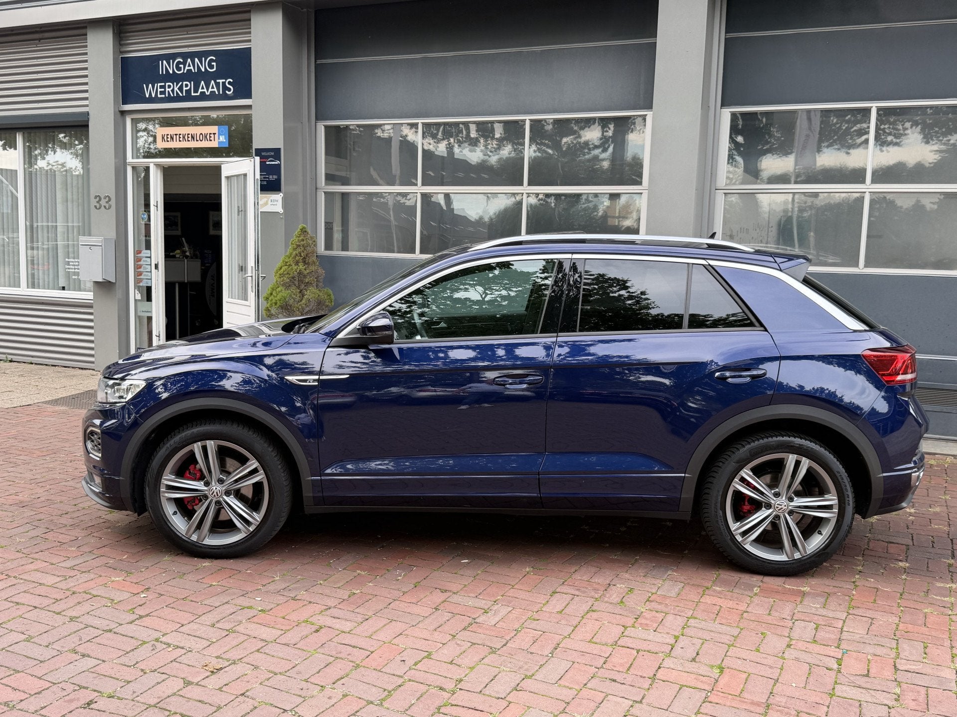 Volkswagen T-Roc 2.0 TSI 4Motion Sport Business R Pano | LED, Automaat, Dealer onderhouden, Automatische klimaatregeling, Gebruikt