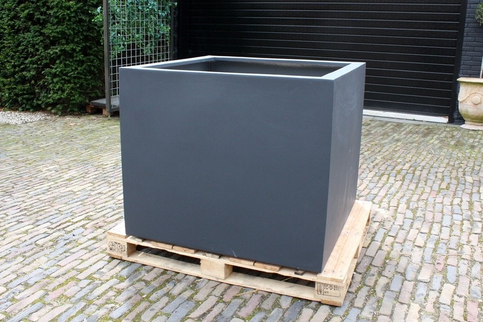 Grote vierkante bloembakken Fiberstone antraciet 100 x 100