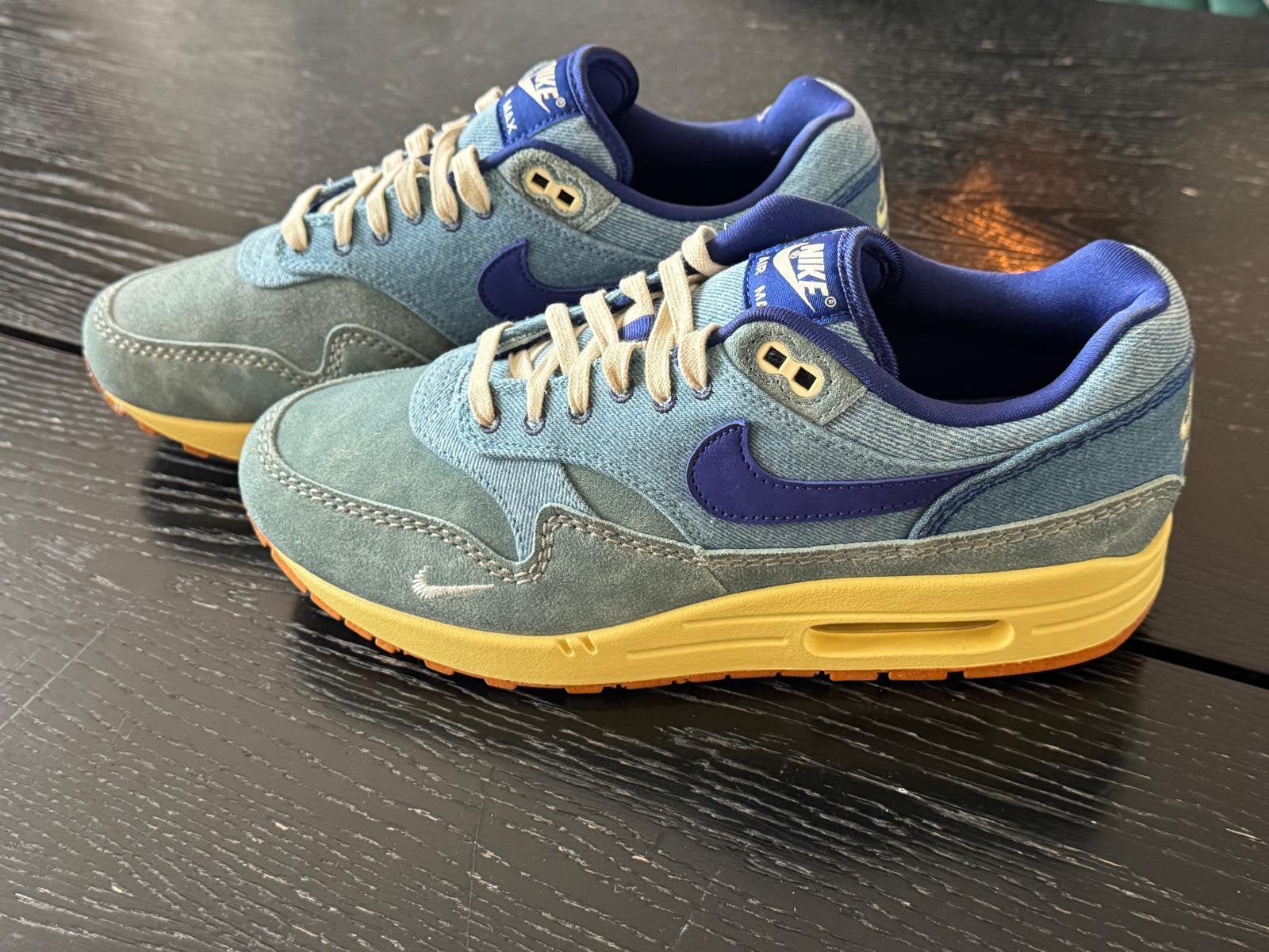 Nieuwe / ongedragen Nike Air Max 1 Dirty Denim maat 44, Kleding | Heren, Ophalen of Verzenden, Nieuw, Blauw