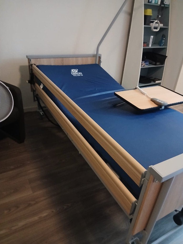 ziekenhuisbed, Diversen, Ophalen of Verzenden, Zo goed als nieuw