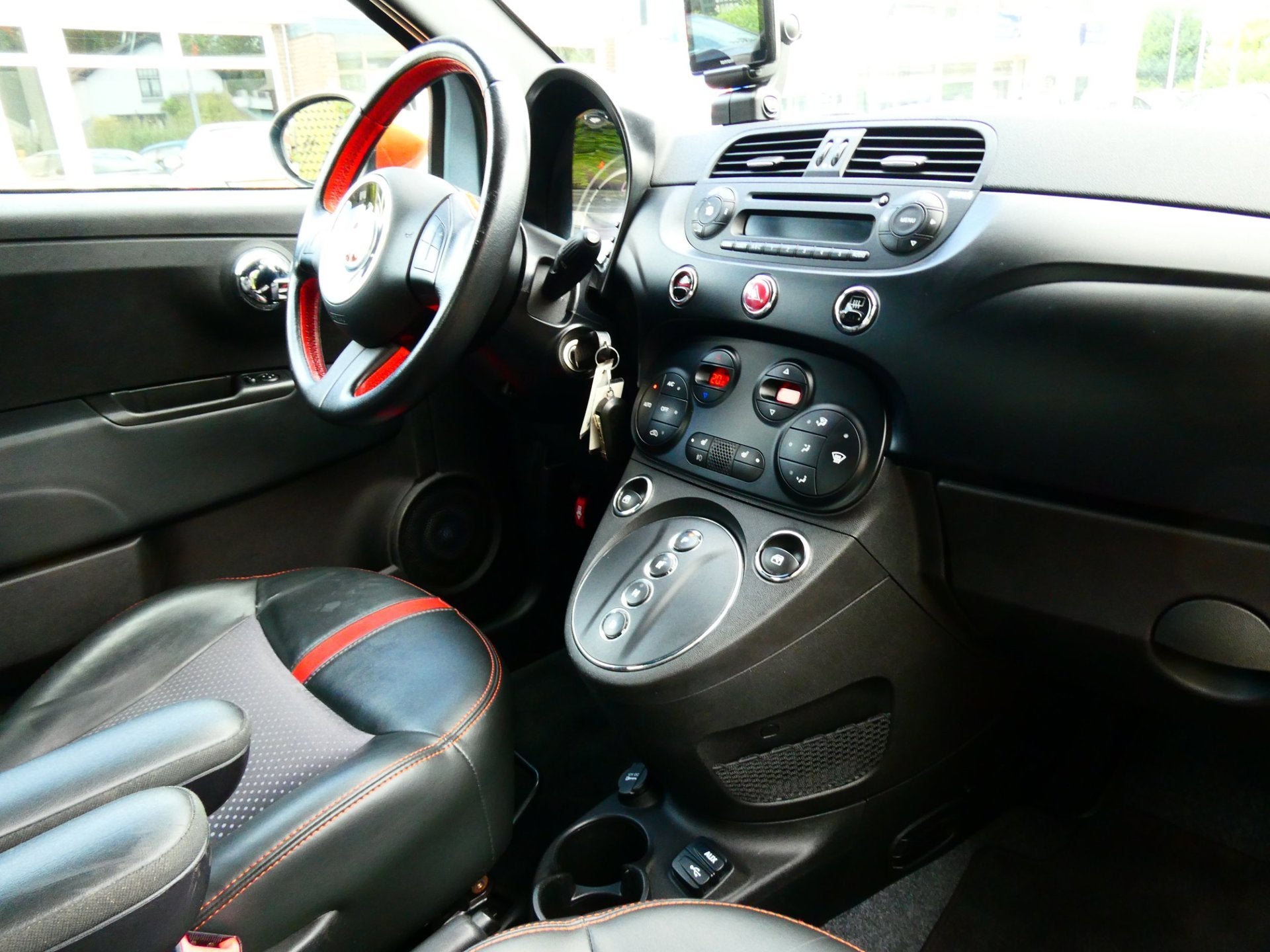 Fiat 500 E 24kwh Automaat 2e eig. Clima Cruise Leder PDC Voo, Zwart, Leder, Te koop, 1284 kg