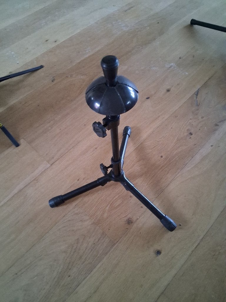 Trompetstands K&M, Hercules etc. v.a. €5.-, Muziek en Instrumenten, Standaards, Ophalen of Verzenden, Zo goed als nieuw, Instrumentstandaard