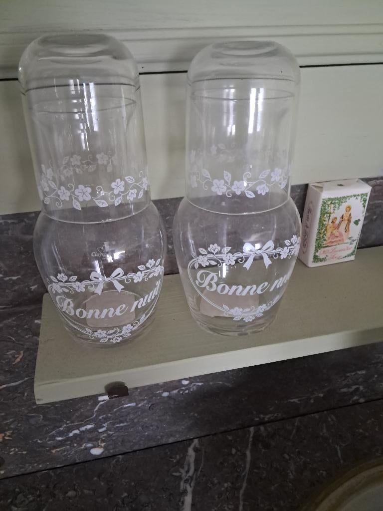 Twee glazen waterkaraffen met glazen van Clayre & Eef, Verzamelen, Ophalen, Zo goed als nieuw, Overige typen
