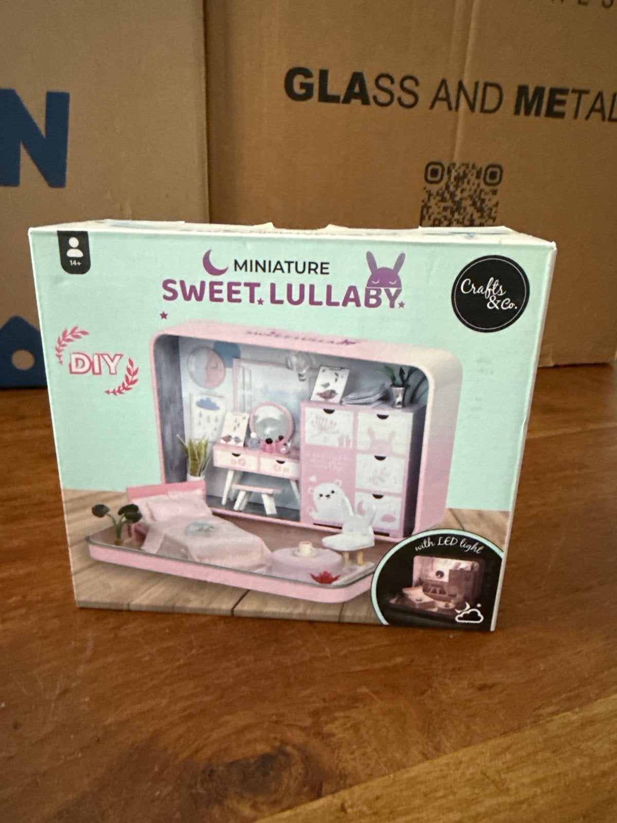 DIY Miniatuur Slaapkamer Sweet Lullaby met LED Licht, Roze, Overige thema's, Nieuw, Educatief