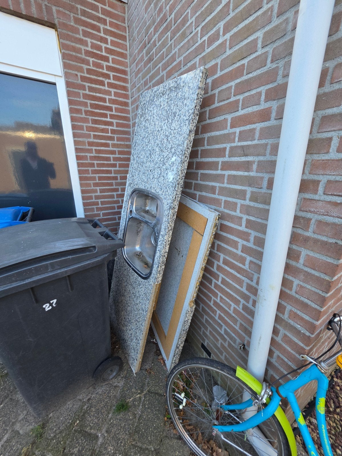 graniet keukenblad, twee delen. gratis af te halen, Ophalen, Gebruikt, 150 tot 200 cm, Minder dan 100 cm