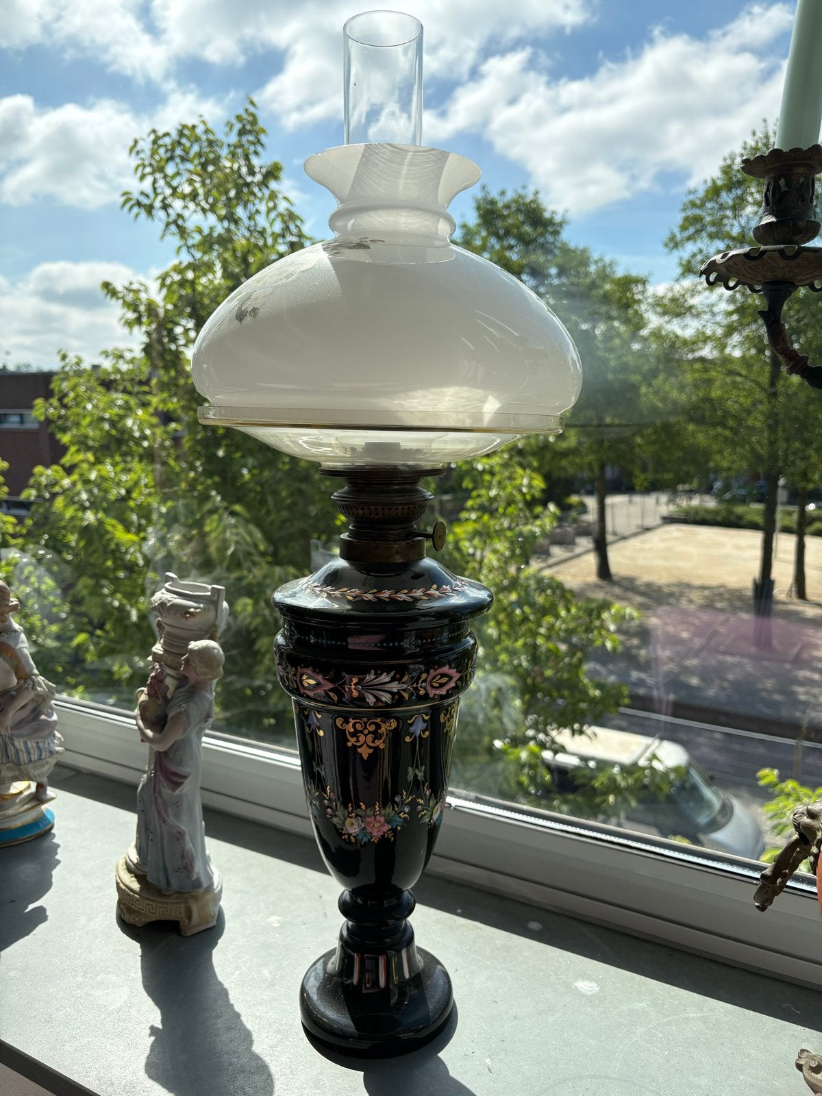 Antieke olielamp met handgeschilderde decoratie, Antiek en Kunst, Ophalen