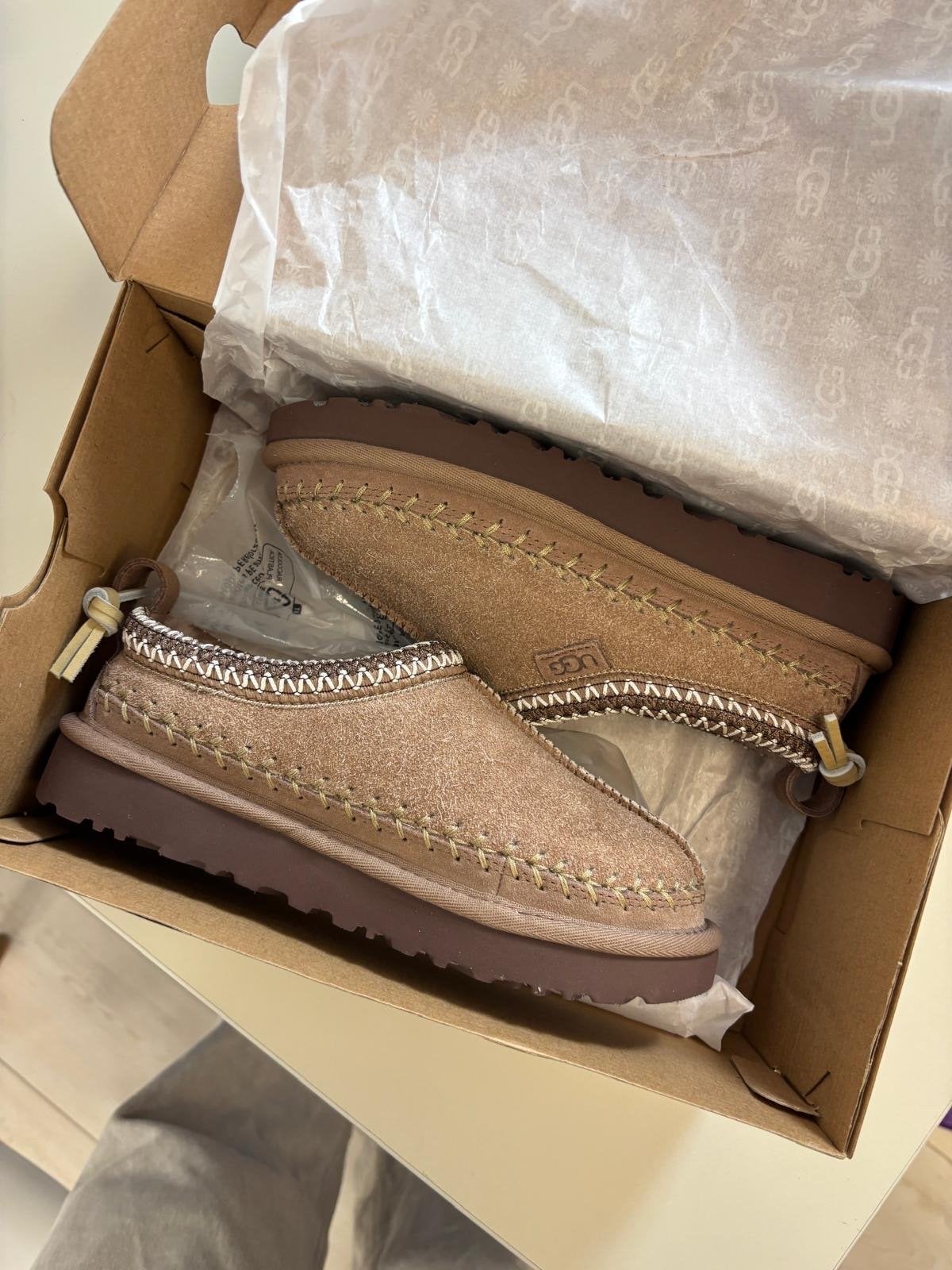 Nieuwe UGG Tasman Biarritz Slipper Rocky Oak pantoffels  36, Nieuw, Ophalen of Verzenden, Pantoffels of Sloffen, -