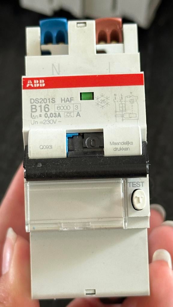 7x ABB DS201 B16 Aardlekautomaat 30mA (2023), Ophalen of Verzenden, Zo goed als nieuw, Overige typen