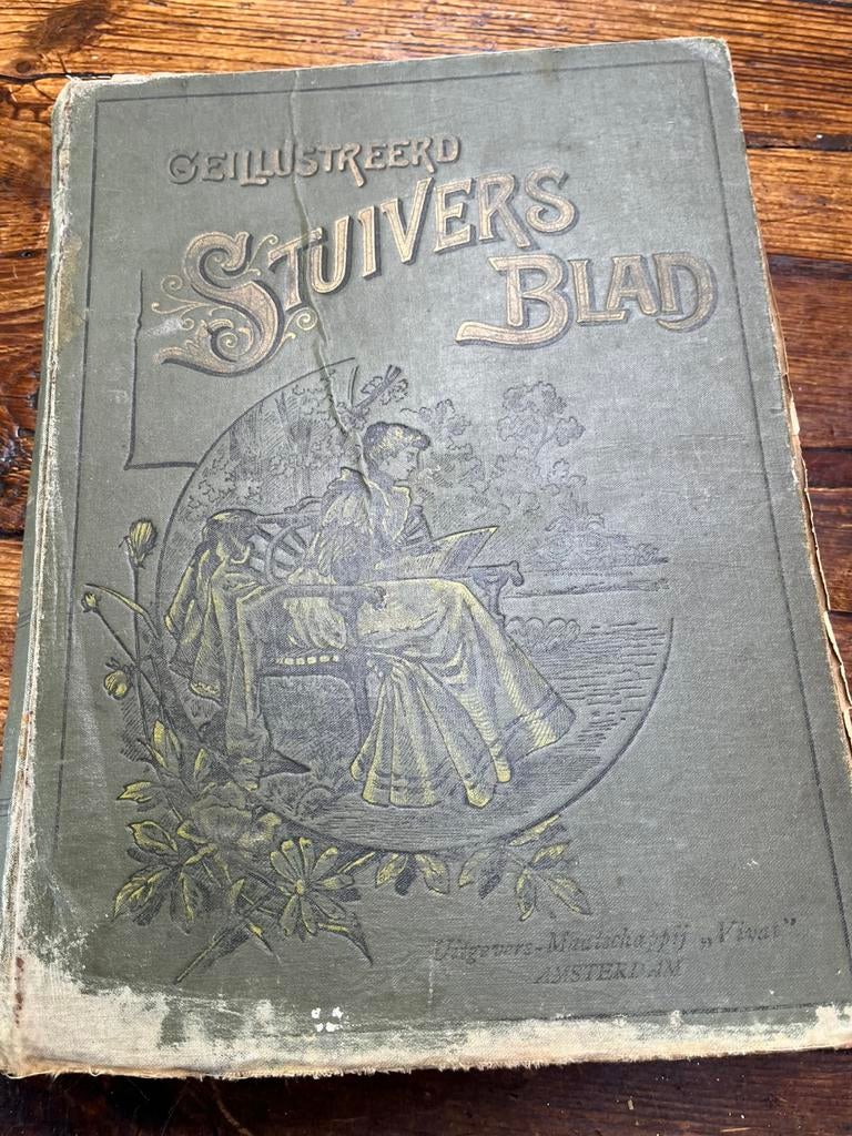 Antiek boek. Stuivers blad. Uit 1899, Ophalen