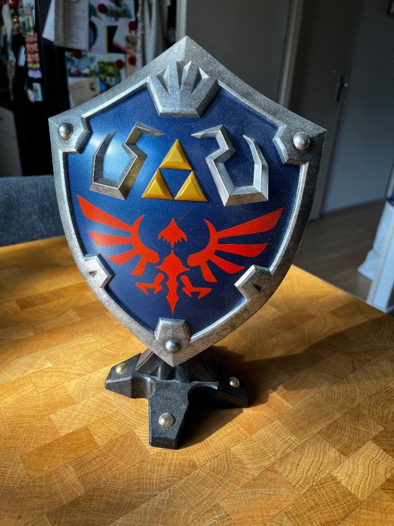 The Legend of Zelda Hylian Schild Replica - LED Version, Verzamelen, Ophalen of Verzenden, Zo goed als nieuw, Fantasy