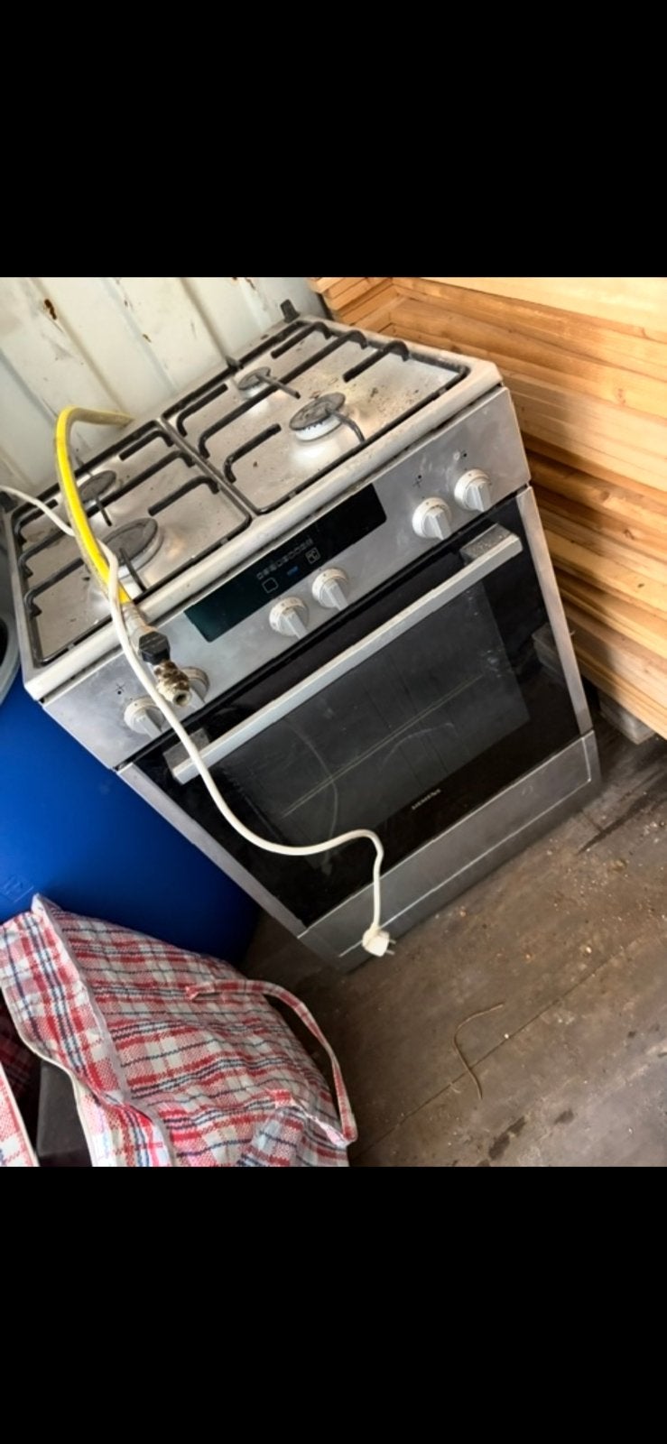 Gas fornuis, Witgoed en Apparatuur, Fornuizen, Ophalen, 4 kookzones, Zo goed als nieuw, Gas