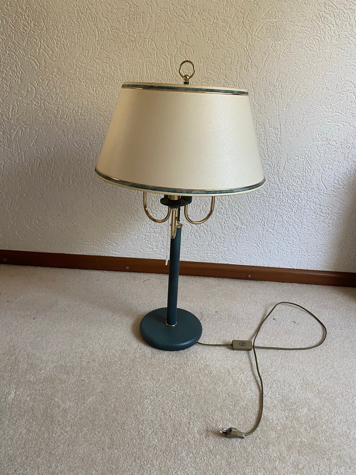Schemerlamp, Tafellamp met Crèmekleurige Kap en Groene Voet, Ophalen, Met schakelaar, Gebruikt, E14 (klein)