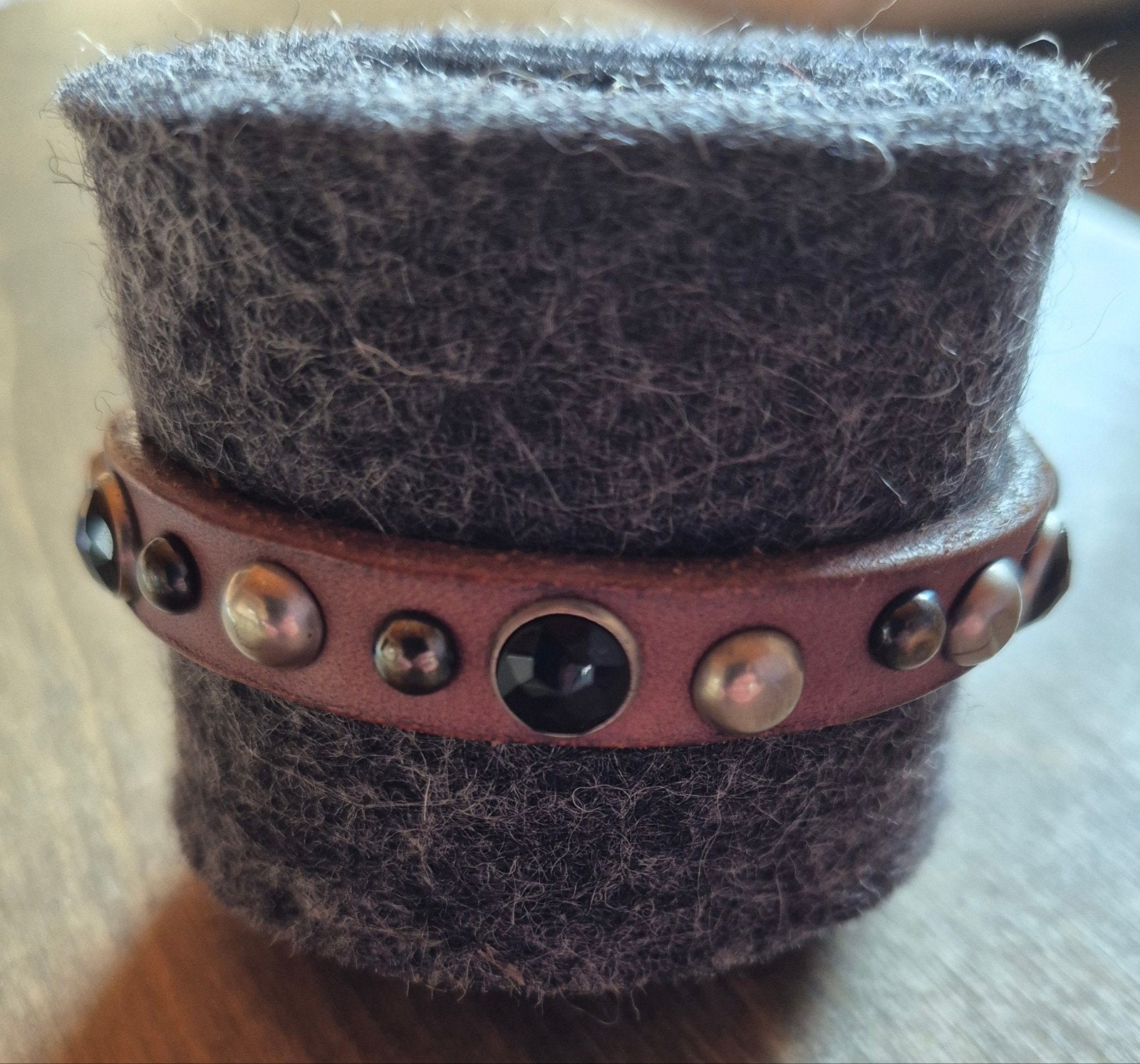 Liebeskind Leren Armband met Studs en Zwarte Stenen, Ophalen of Verzenden, Zo goed als nieuw, Bruin, Leer