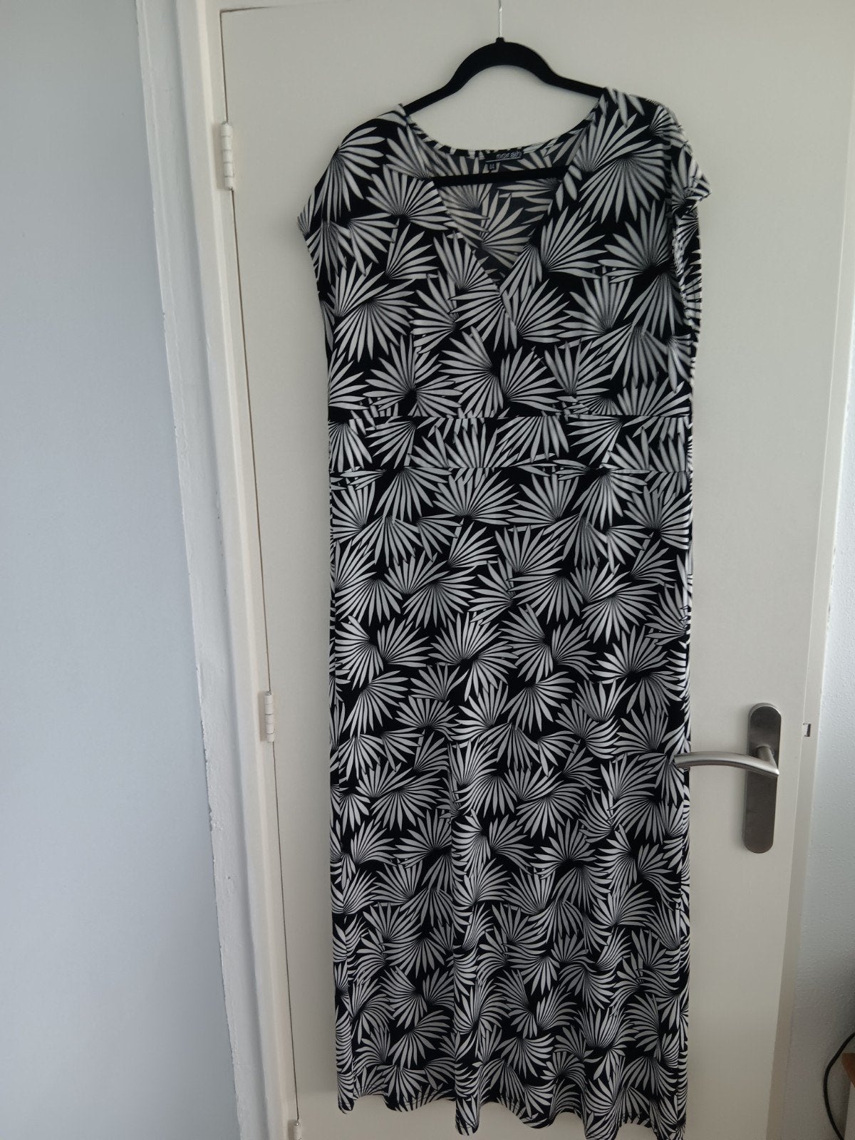 Nieuwe Jurk mt 44, Norah, Kleding | Dames, Jurken, Zwart, Maat 42/44 (L), Nieuw, Ophalen of Verzenden