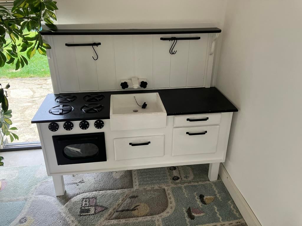 Speelkeuken met groente, fruit, borden en bestek, Kinderen en Baby's, Ophalen, Gebruikt, Hout, Speelkeuken