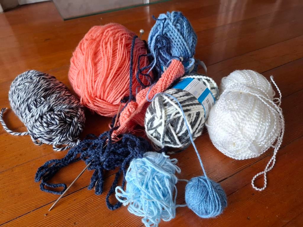 Restjes wol en breinaalden - Diverse kleuren en maten, Ophalen, Gebruikt, Breien of Haken, Wol of Garen