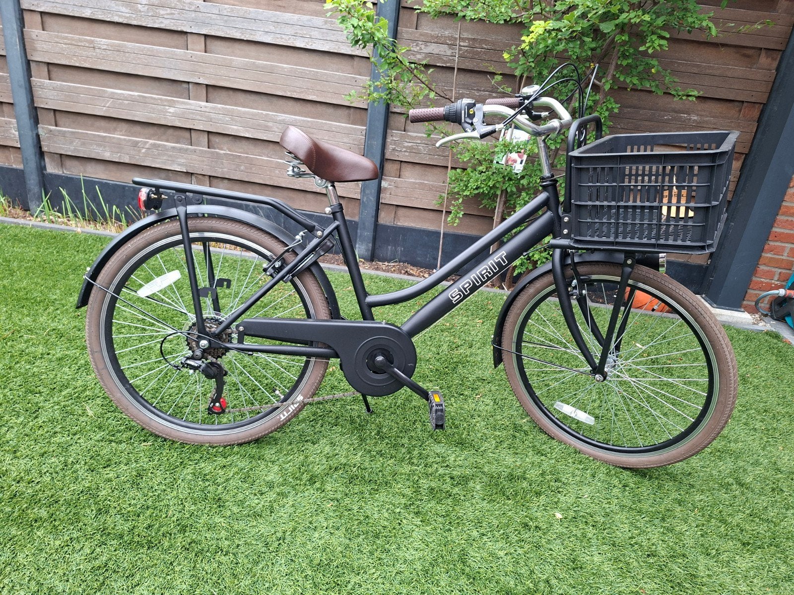 Black colored,Spirit company bicycle,size 24,, Fietsen en Brommers, Fietsen | Dames | Omafietsen, Ophalen, Zo goed als nieuw, Spirit