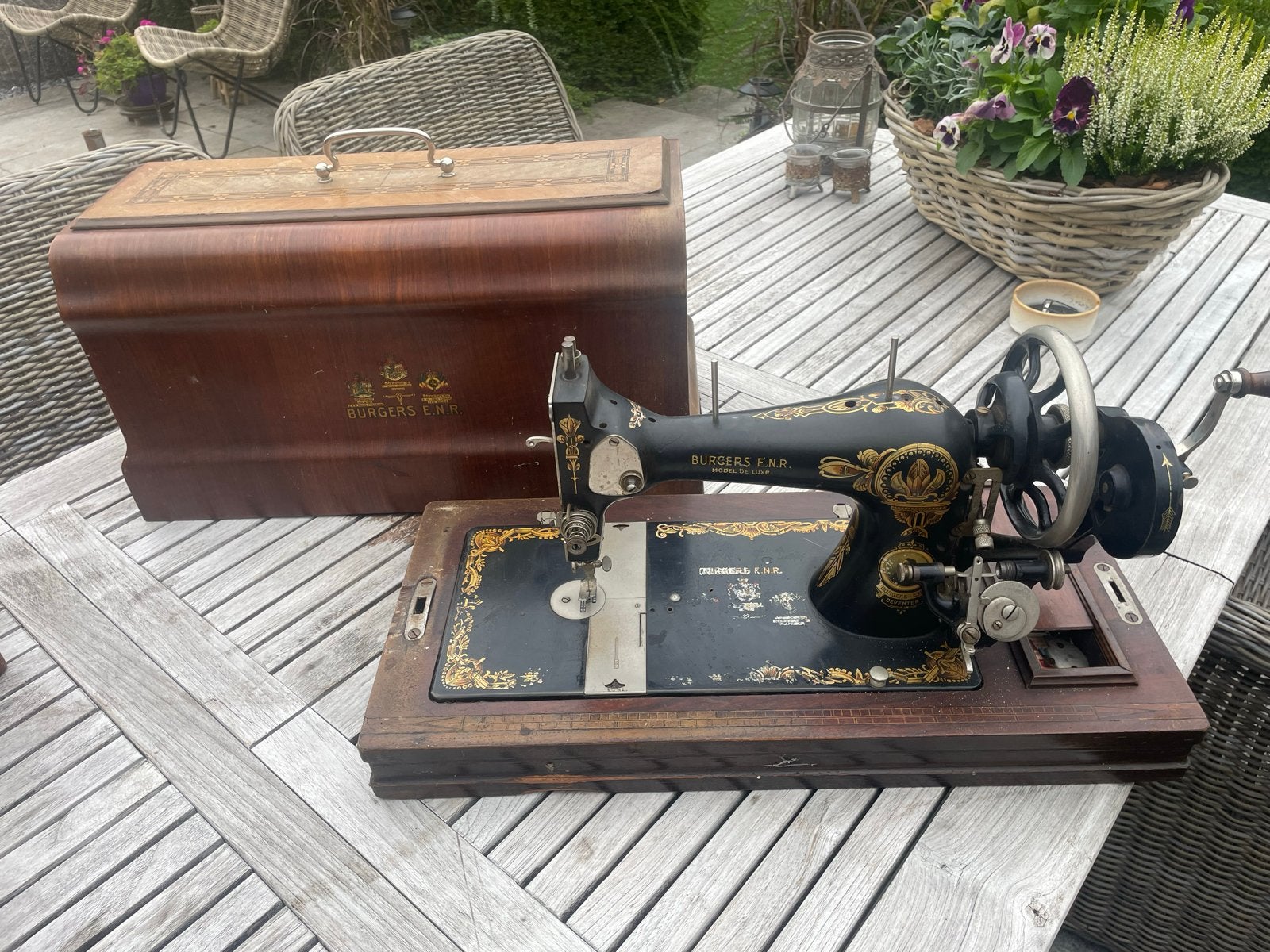 Antieke Burgers E.N.R. Naaimachine met Houten Koffer, Ophalen of Verzenden