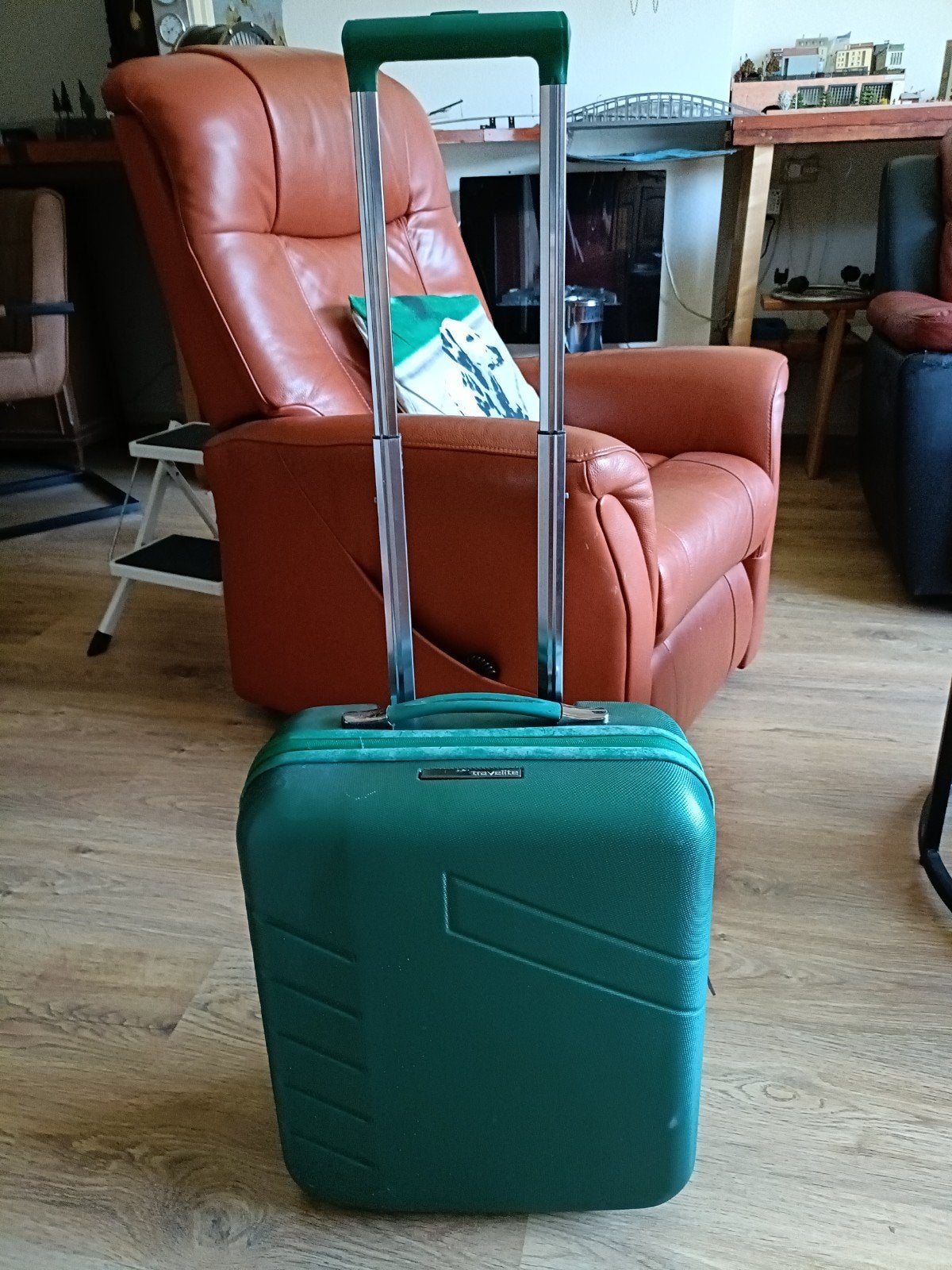 Reiskoffer, Ophalen, Zo goed als nieuw, 30 cm of meer