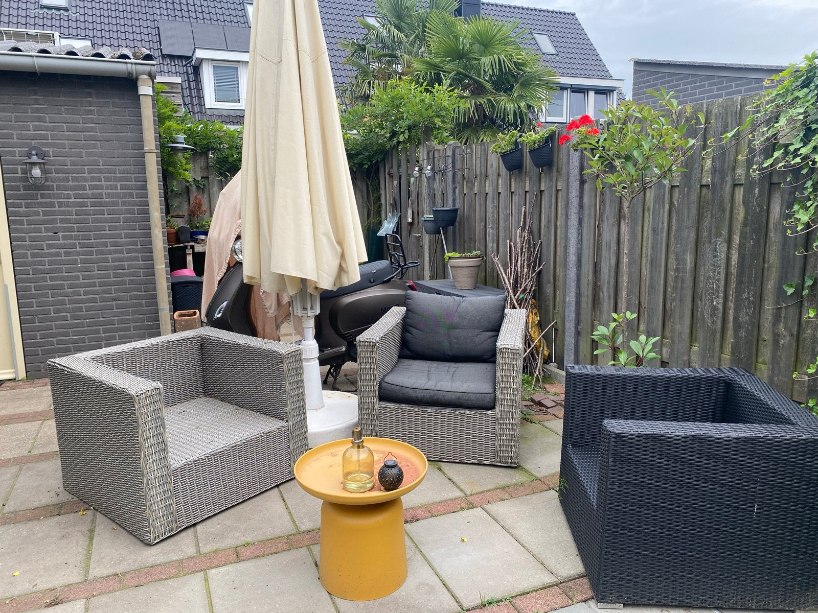 Gratis! Wicker tuinstoelen 3x met kussens, Ophalen, Gebruikt, 3 zitplaatsen, Wicker