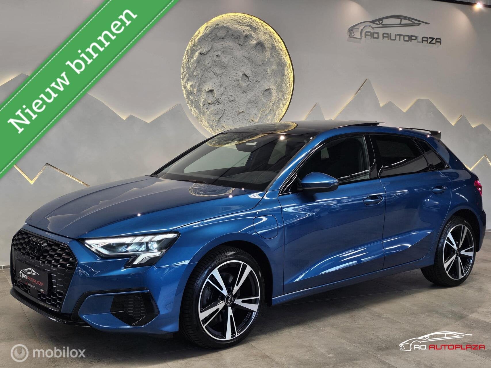 Audi A3 Sportback 40 TFSI e S Edition Panorama/Carbon/Keyles, Auto's, Audi, Zwart, 4 cilinders, 1535 kg, Blauw