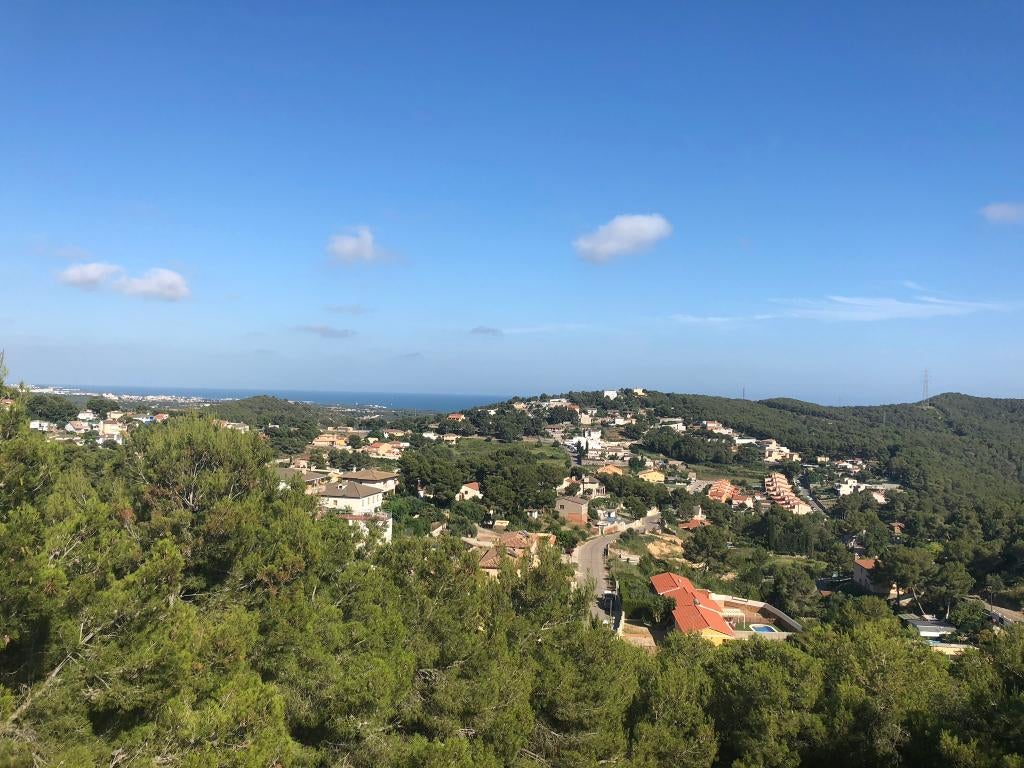 Bouwkavel 1.121 m2 met zeezicht in spanje, Vakantie, Vakantiehuizen | Spanje, Costa Dorada, Overige typen, Dorp, Aan zee, In bos