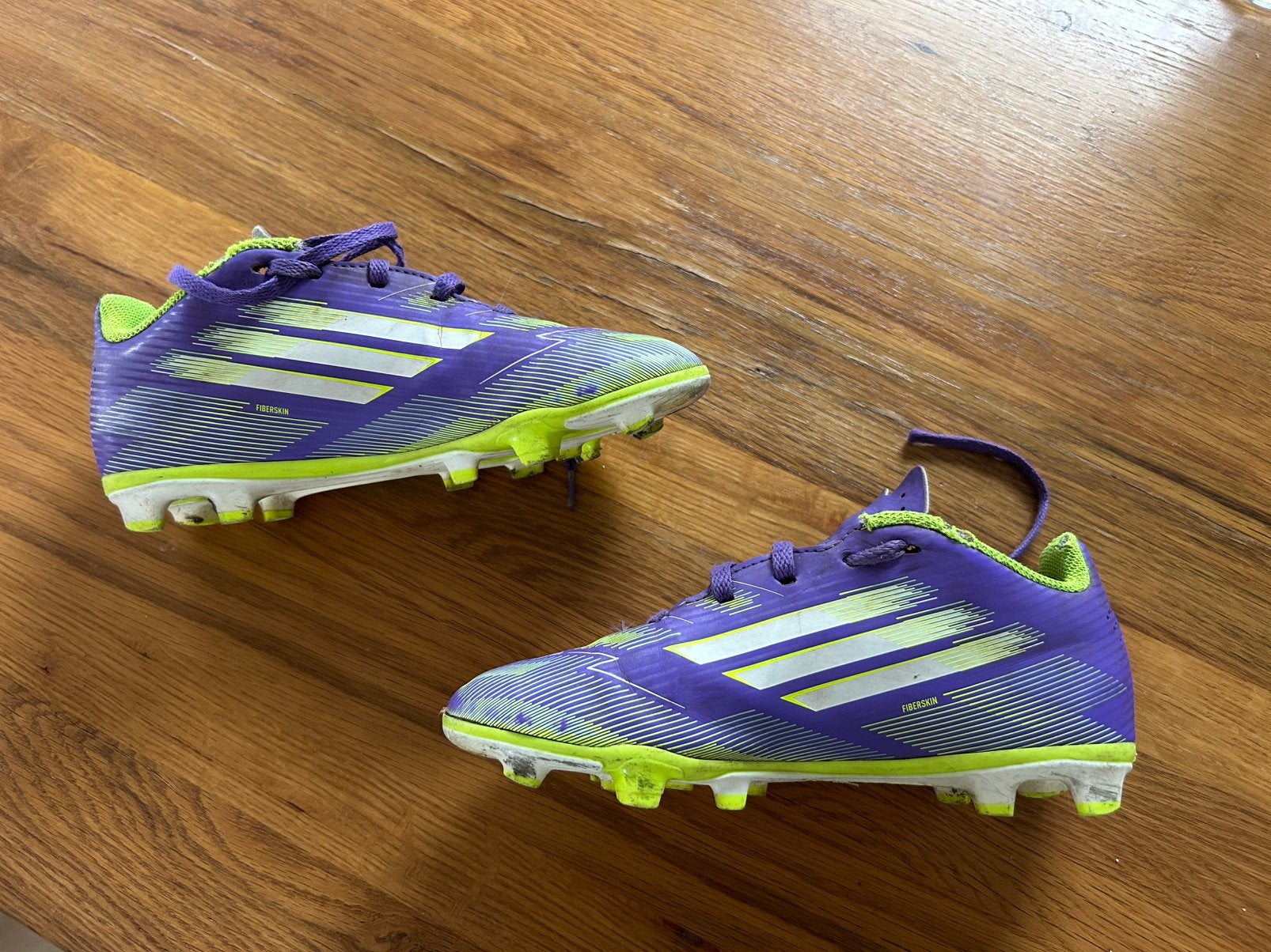 Adidas F50 Voetbalschoenen mt 33, Sport en Fitness, Maat XS of kleiner, Ophalen of Verzenden, Zo goed als nieuw, Schoenen