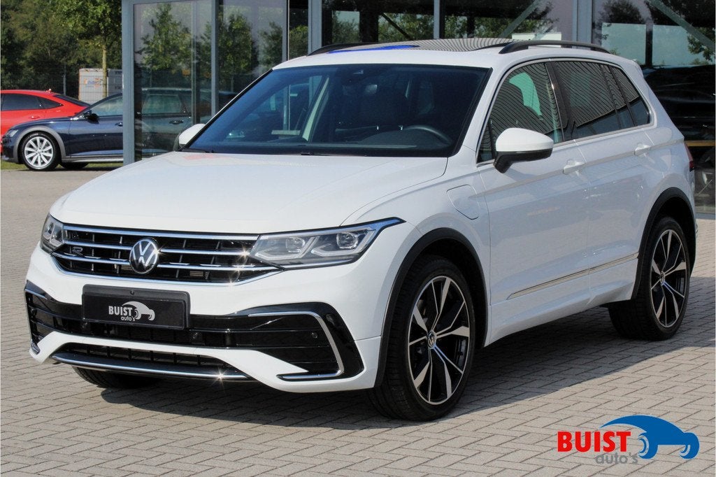 Volkswagen Tiguan 1.4 TSI eHybrid R-Line 245pk PANO LEER IQ, 1716 kg, 4 cilinders, Met garantie (alle), Wit