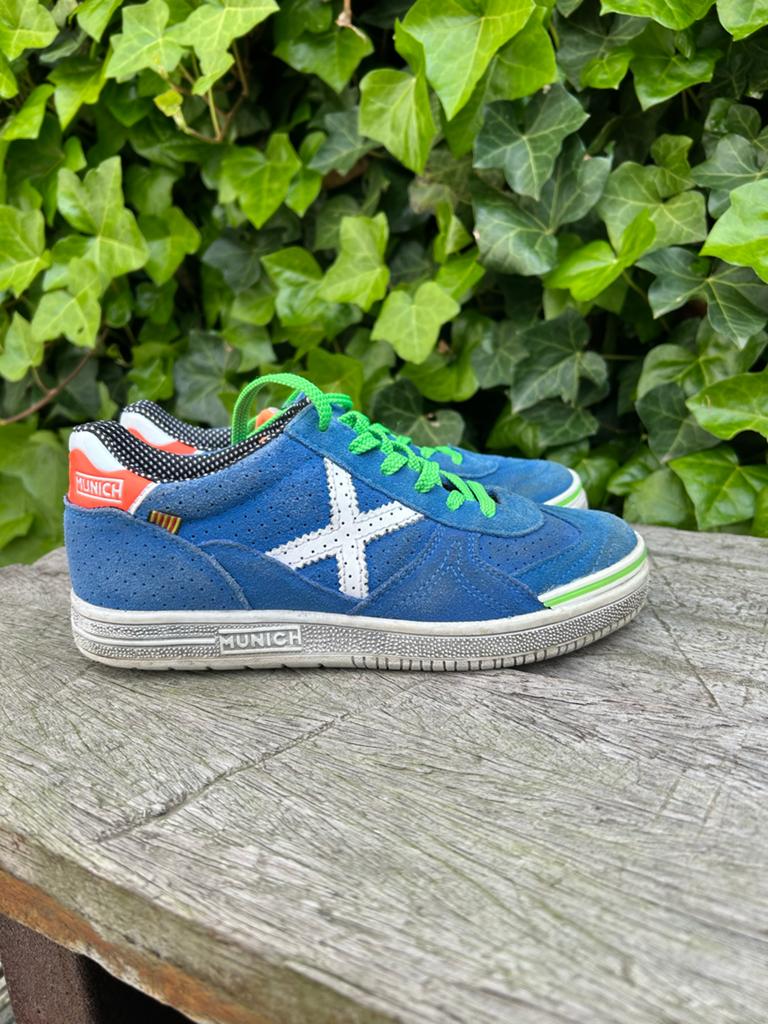 Munich schoenen blauw maat 35, Ophalen of Verzenden, Zo goed als nieuw, Jongen, Schoenen