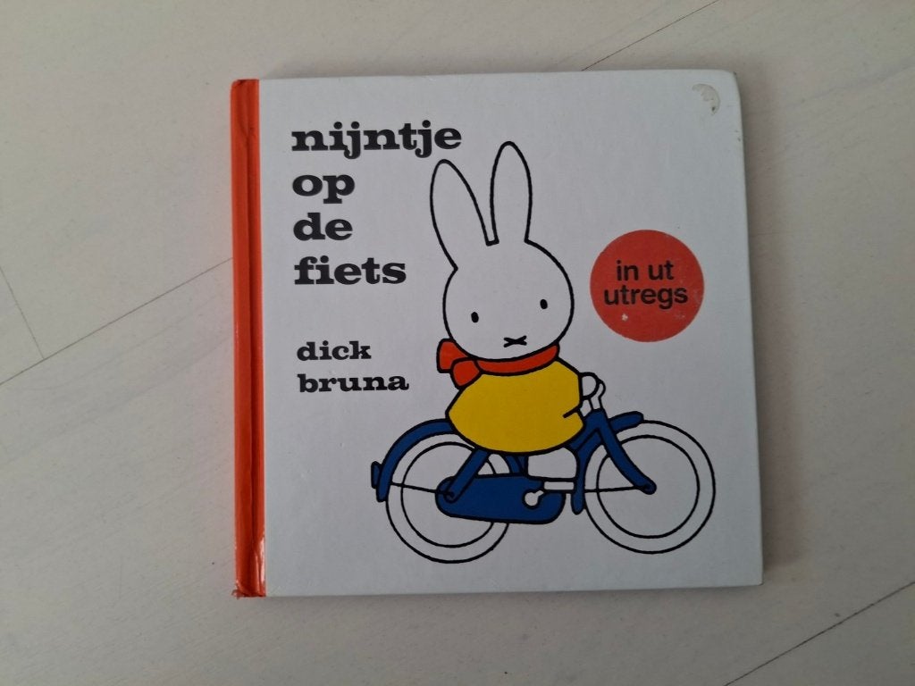 Dick Bruna, Nijntje op de fiets, in ut Utregs, Boeken, Ophalen of Verzenden