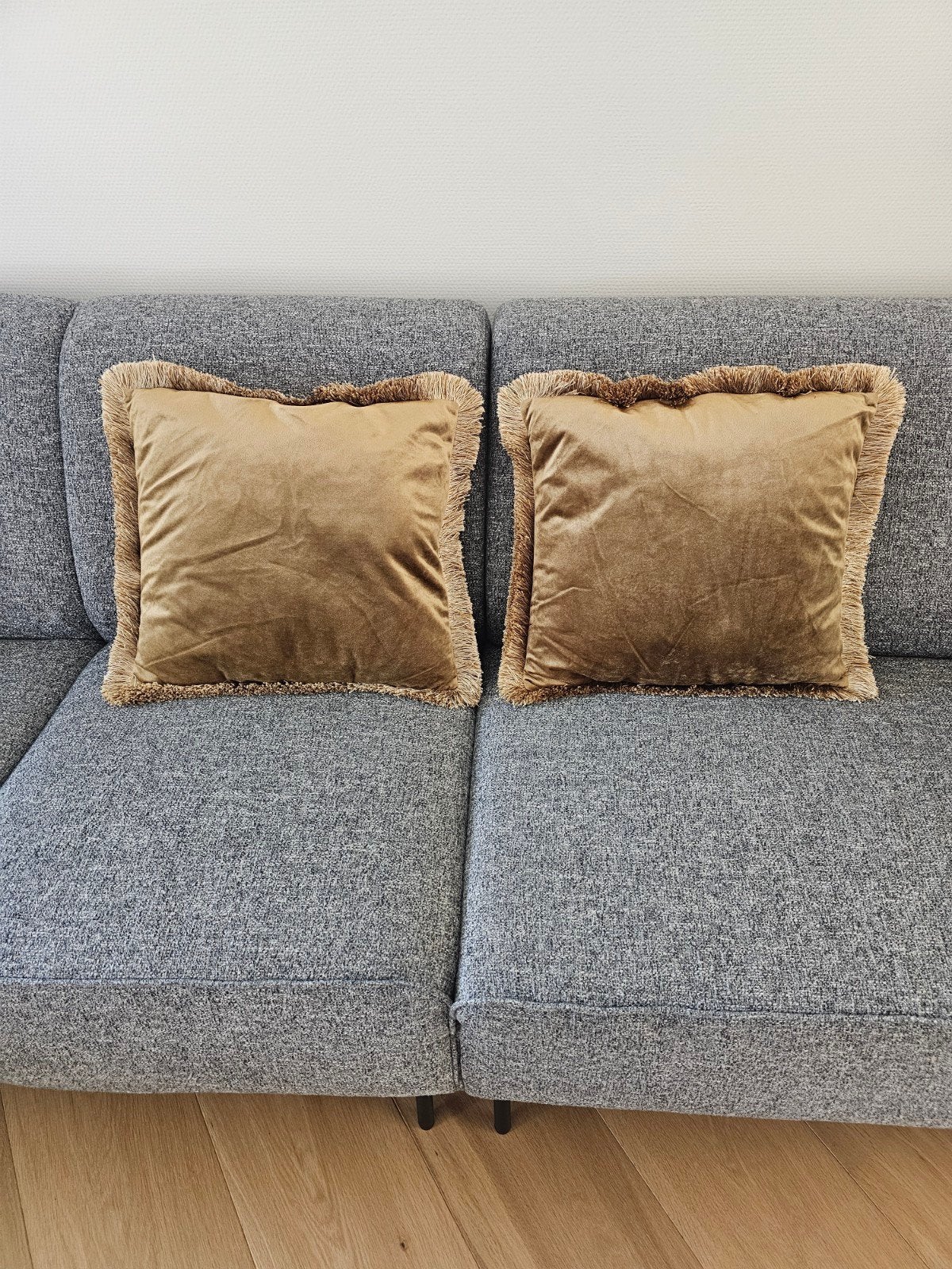 2 goudkleurige kussens, Huis en Inrichting, Woonaccessoires | Kussens, Ophalen, Zo goed als nieuw, Vierkant