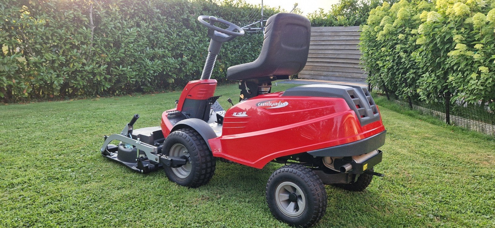 Foto 9 van CastelGarden XM140HD nieuw maaidek.
