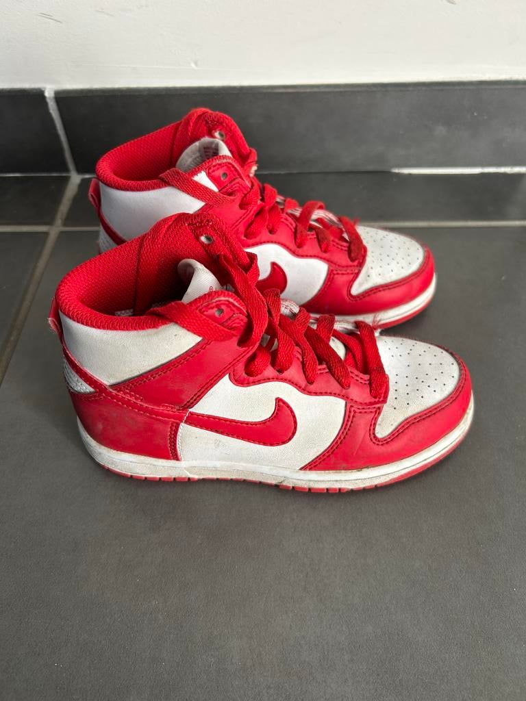 Nike Jordan 1 sneakers rood wit maat 30, Ophalen of Verzenden, Zo goed als nieuw, Jongen of Meisje, Sportschoenen