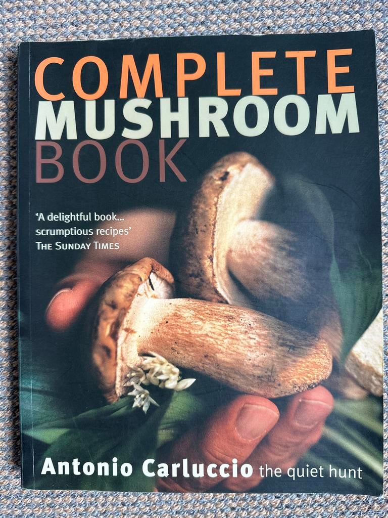 Complete Mushroom Book - Antonio Carluccio, Hoofdgerechten, Verzenden, Vegetarisch, Zo goed als nieuw