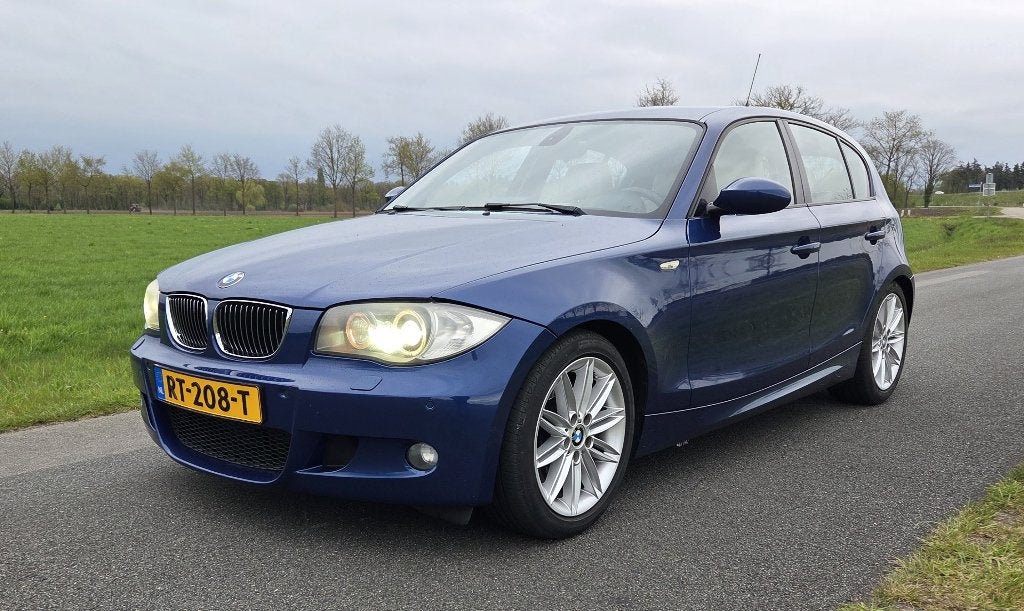 BMW 130i LCI Full option automaat M Pakket Trekhaak, Auto's, BMW, Achterwielaandrijving, Blauw, 2996 cc, 1200 kg