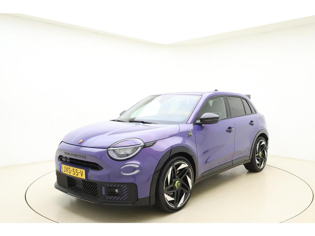 Abarth 600e Abarth Scorpionissima 54 kWh | Sabelt kuipstoele, Auto's, Automaat, Automatische klimaatregeling, SUV of Terreinwagen
