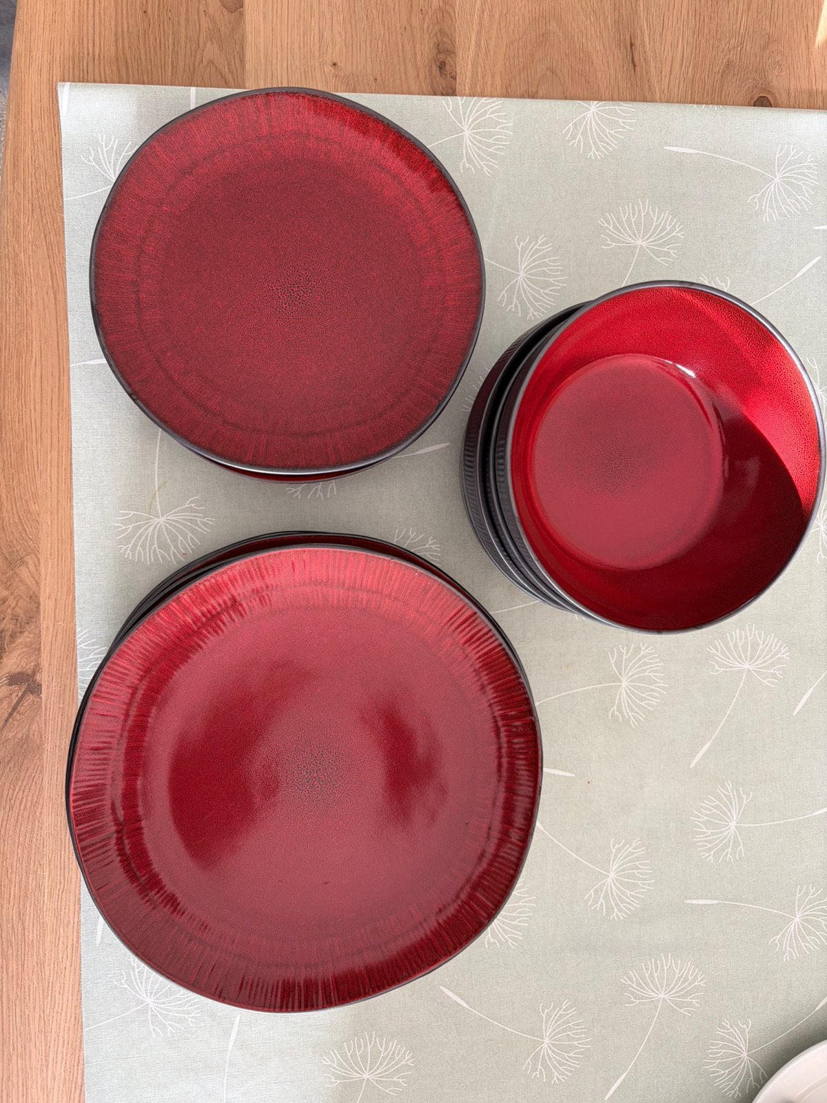 Rood servies 4 pers mooi, Ophalen, Zo goed als nieuw
