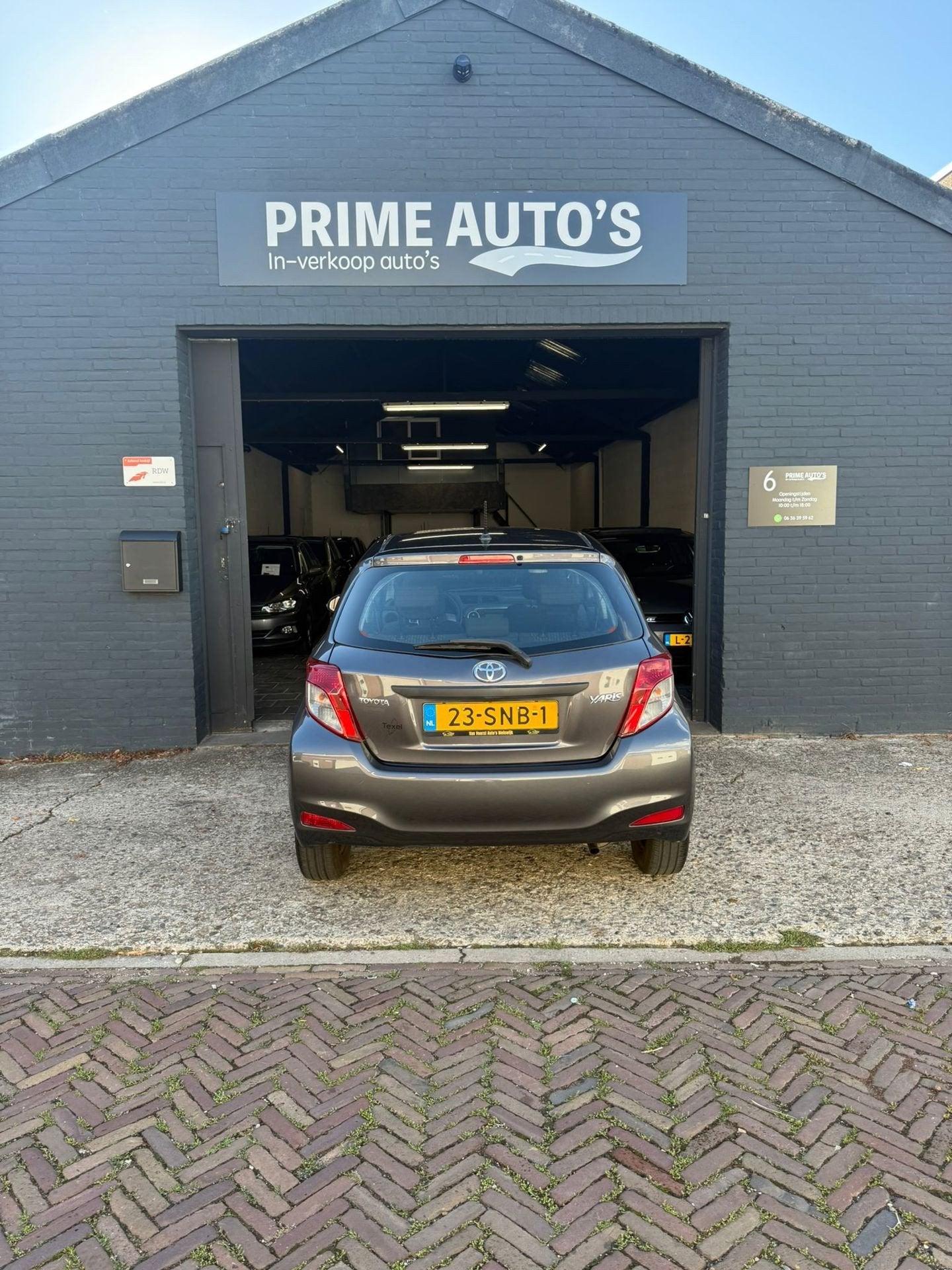 Foto 9 van Toyota Yaris 1.0 VVT-i Dealeronderh | Elektrische Ramen 2011