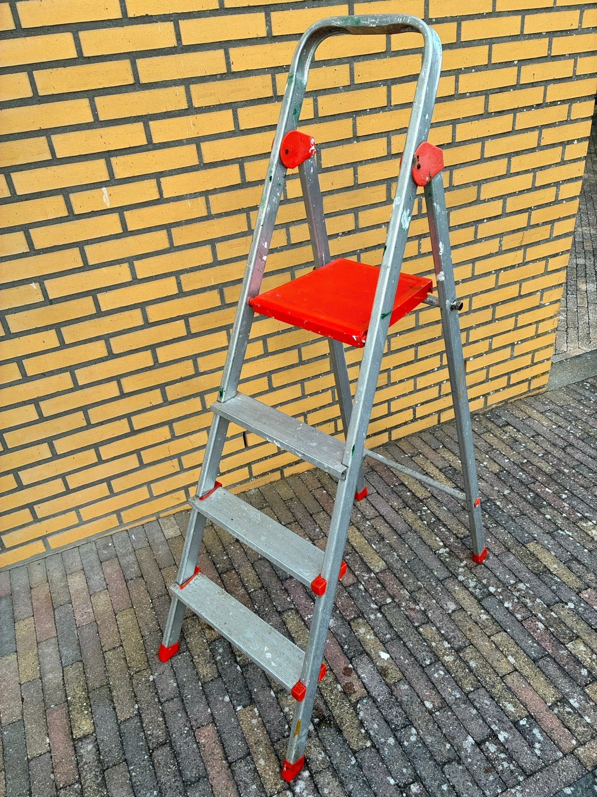Aluminium trap 4 treden - 145 cm hoog, Ophalen, Gebruikt, Trap, Opvouwbaar of Inschuifbaar