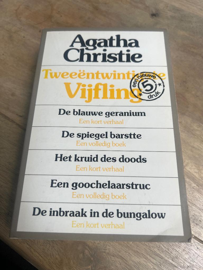 Boek omnibus Agatha Christie, Ophalen of Verzenden, Gelezen, Agatha Christie